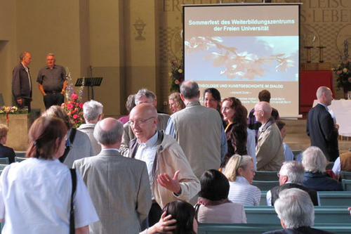 Der zehnte Geburtstag des GasthörerCard-Programms wurde mit einem Sommerfest in der Dahlemer Jesus Christus-Kirche gefeiert