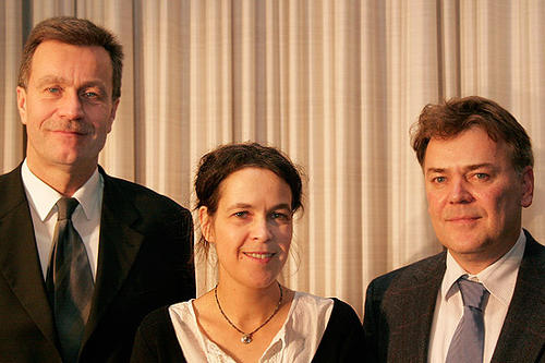 Gastprofessorin Susanne Lange, Prof. Dr. Joachim Küpper, Dekan des FB Philosophie und Geisteswissenschaften der Freien Universität (links), Thomas Brovot, Vorsitzender des Deutschen Übersetzerfonds (rechts)