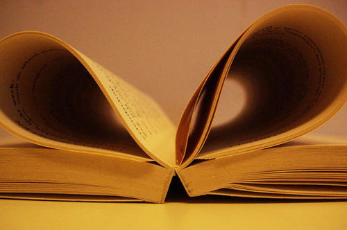 Mit dem Wilhelm-Weischedel-Fonds werden Editions- und Übersetzungsprojekte gefördert, die sich unter rein kommerziellen Aspekten nicht realisieren ließen.