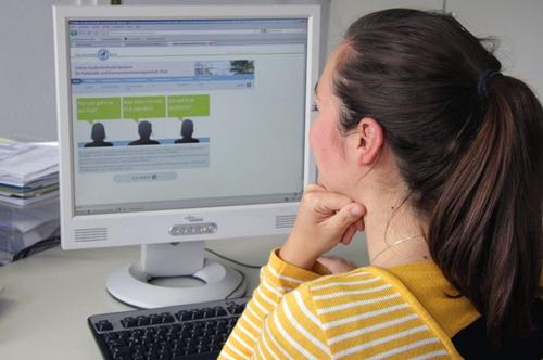 Passt ein Studium der Publizistik- und Kommunikationswissenschaft zu mir? Mit dem Online-Studienfachwahl-Assistenten können Interessierte überprüfen, ob ihre Erwartungen mit den Anforderungen und Angeboten des Studiums übereinstimmen.