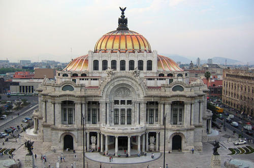 "Zwischen Räumen" ist das erste Graduiertenprojekt, in dem deutsche und mexikanische Institutionen gleichberechtigt zusammenarbeiten. Auf dem Foto ist der Palacio de Bella Artes in Mexiko-Stadt zu sehen.