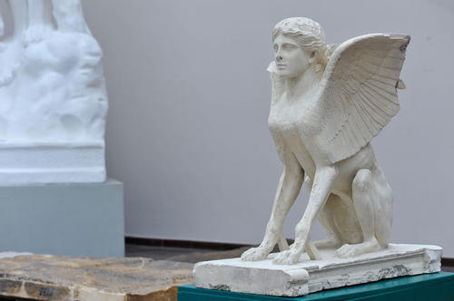 In der Sonderausstellung "Wege der Sphinx" werden Abgüsse aus den antiken Kulturen Ägyptens, Vorderasiens, Griechenlands, Roms und Etruriens gezeigt.