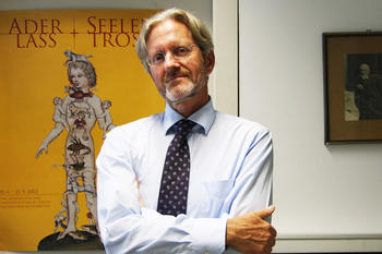 Eef Overgaauw ist Leiter der Handschriftenabteilung der Staatsbibliothek und lehrt im Studiengang Editionswissenschaft an der Freien Universität.