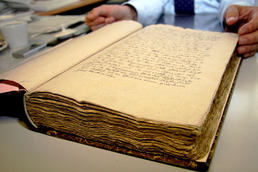Gegenstand der Paläografie sind alte Handschriften: Hier ein Bericht über die Zerstörung der Stadt Magdeburg im Jahr 1631
