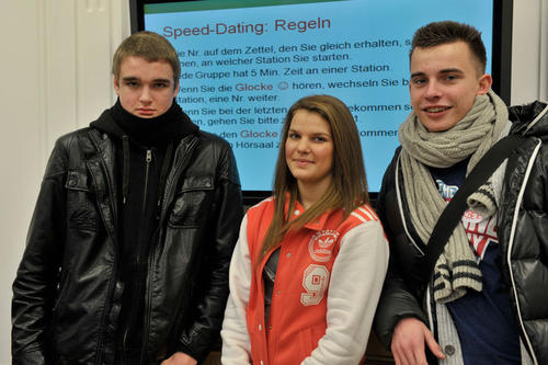 Speed-Dating einmal anders: Jan, Nicole und Gregor vom Barnim-Gymnasium erhielten bei kurzen Gesprächen mit Wissenschaftlern Einblicke in 15 verschiedene Berufsfelder rund um die Antike.