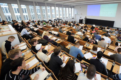 In den Hörsälen der Freien Universität wird wieder gelernt und gelehrt: Willkommen zum Sommersemester 2012.