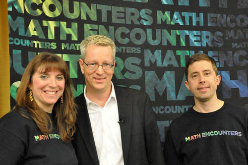 Günter M. Ziegler (m.) beim MathEncounter mit Cindy Lawrence und Glen Whitney vom MoMath.
