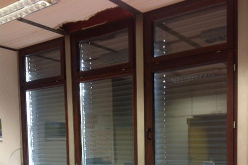Sanierungsbedürftig: durchweichte Decke in der Takustraße 3.