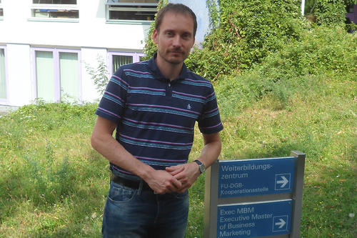 Juniorprof. Dr. Ingmar Geiger vom Marketing Department der Freien Universität. Der promovierte Wirtschaftsingenieur leitet gemeinsam mit Professor Dr. Michael Kleinaltenkamp den „China-Europe Executive Master of Business Marketing“.