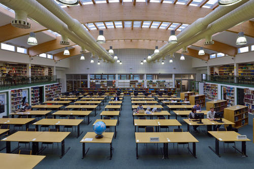 Für die Dauer der Betriebsferien sind auch die Universitätbibliothek und die Fachbibliotheken geschlossen.