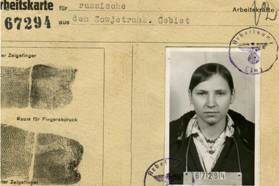 Arbeitskarte Anna P., Linz 1943 – eines von zahlreichen Dokumenten, die im Online-Archiv digitalisiert wurden.