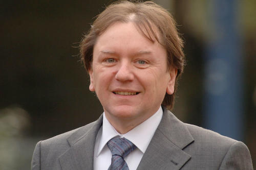 Prof. Dr. Michael Kleinaltenkamp leitet den Studiengang „Executive Master of Business Marketing“ seit 1992. Er ist Inhaber der Professur für Business- und Dienstleistungsmarketing an der Freien Universität Berlin.