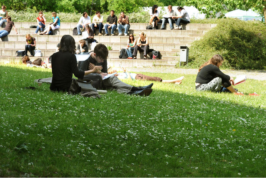 Studierende können noch bis zum 31. Juli Lehrende nominieren, die ihnen als „Wegbereiter für Karrieren“ den Einstieg in das Berufsleben erleichtern.
