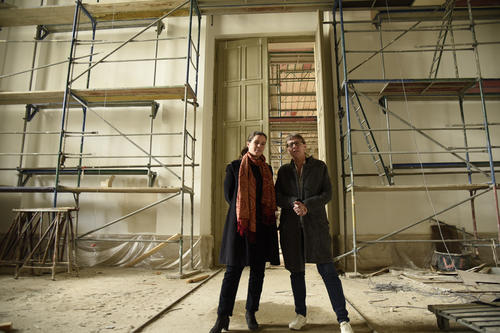 Dorothea Schöne (links) und Meike Hoffmann in dem ehemaligen Atelier des Bildhauers Arno Breker.