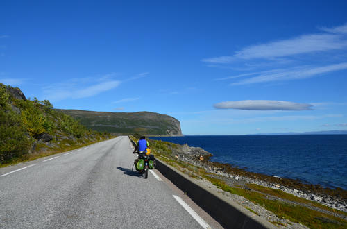Atemberaubende Landschaft am norwegischen Polarmeer, etwa 150 Kilometer südlich vom Nordkap. „Wir können nur jedem empfehlen, auch so eine Reise zu machen!“, schwärmen die Studenten.