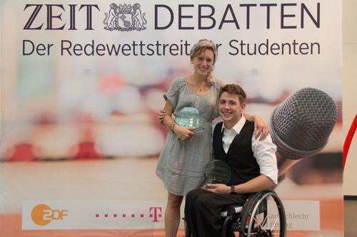 Erfolgreich debattieren: 2014 gewann Christina Dexel gemeinsam mit ihrem Teampartner Philip Schröder die Deutschsprachige Debattiermeisterschaft.