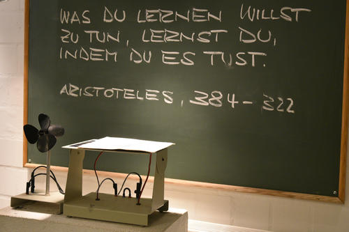 Schon Aristoteles wusste, wie man den Nachwuchs für Naturwissenschaften motiviert.