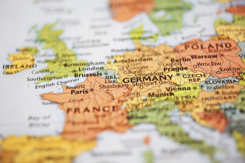 Dass auch von der engen Zusammenarbeit ihrer Länder das Gelingen Europas abhängt, davon waren die Außenminister Deutschlands, Frankreichs und Polens überzeugt, als sie im August 1991 das Weimarer Dreieck begründeten.
