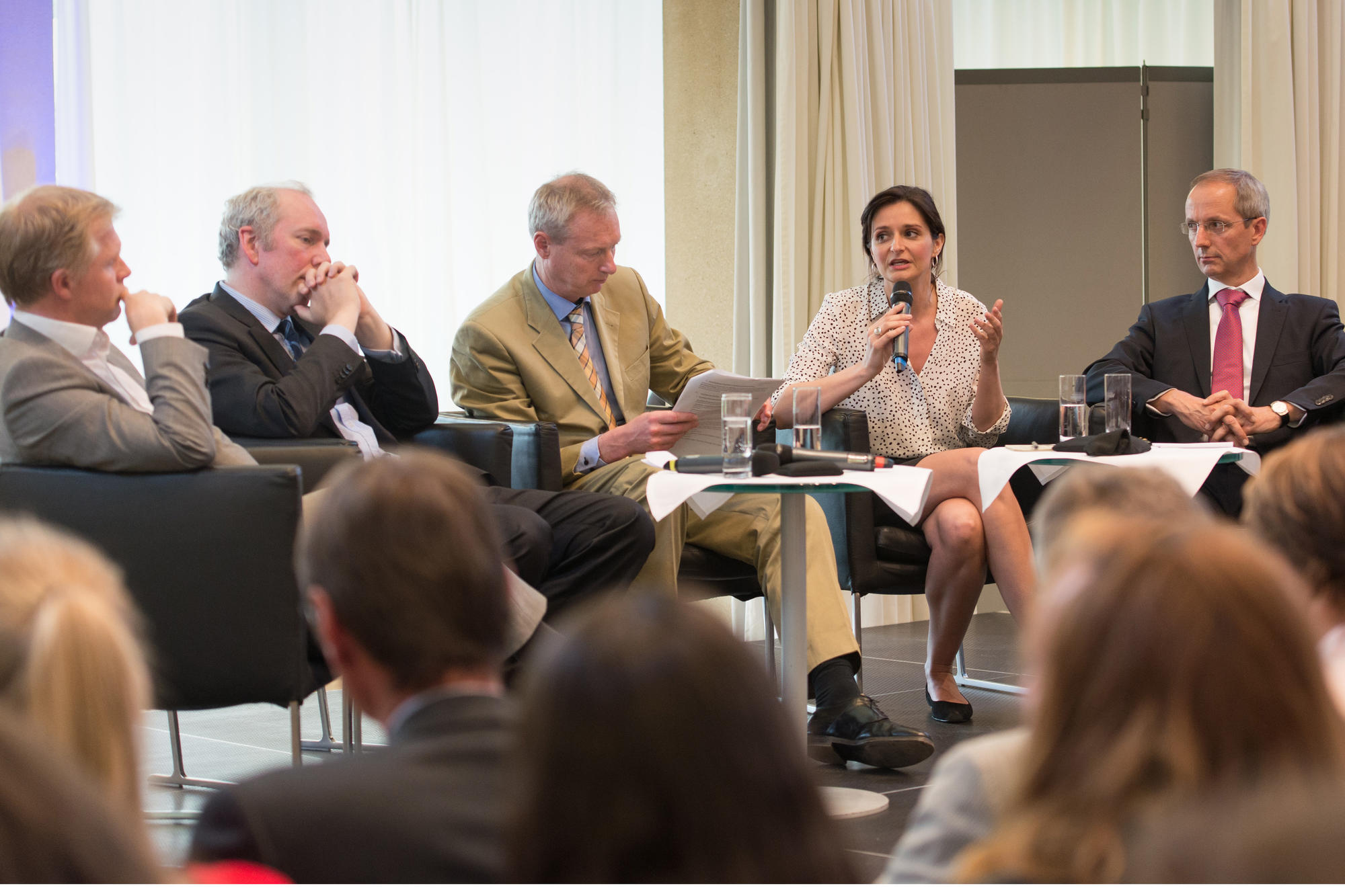 Diskutierten auf dem Podium: Henrik Enderlein, Jakob von Weizsäcker, Christian Calliess, Isabell Hoffmann und Thomas Westphal (v.l.n.r.).