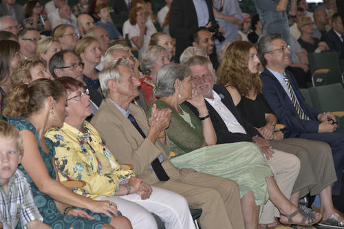 Goldene Promotionsfeier mit großem Publikum.