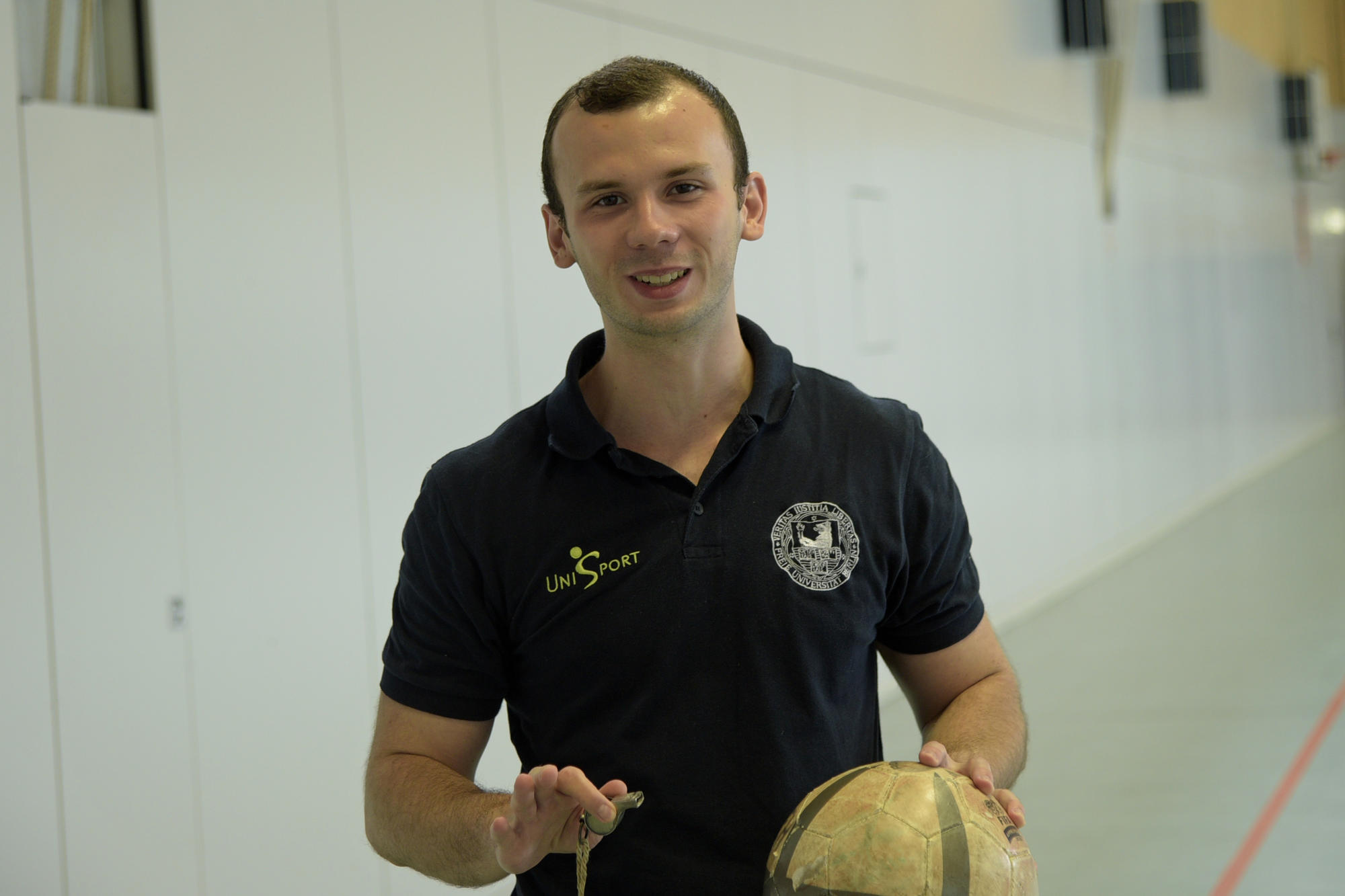 Avelon Ehmann lässt sich in der Zentraleinrichtung Hochschulsport zum Sport- und Fitnesskaufmann ausbilden.