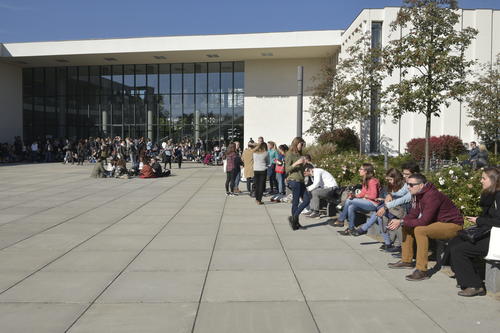Zeit, um einander und die Hochschule kennenzulernen: Auch im vergangenen Jahr fand die Informationsveranstaltung für Neuimmatrikulierte im Henry-Ford-Bau statt.