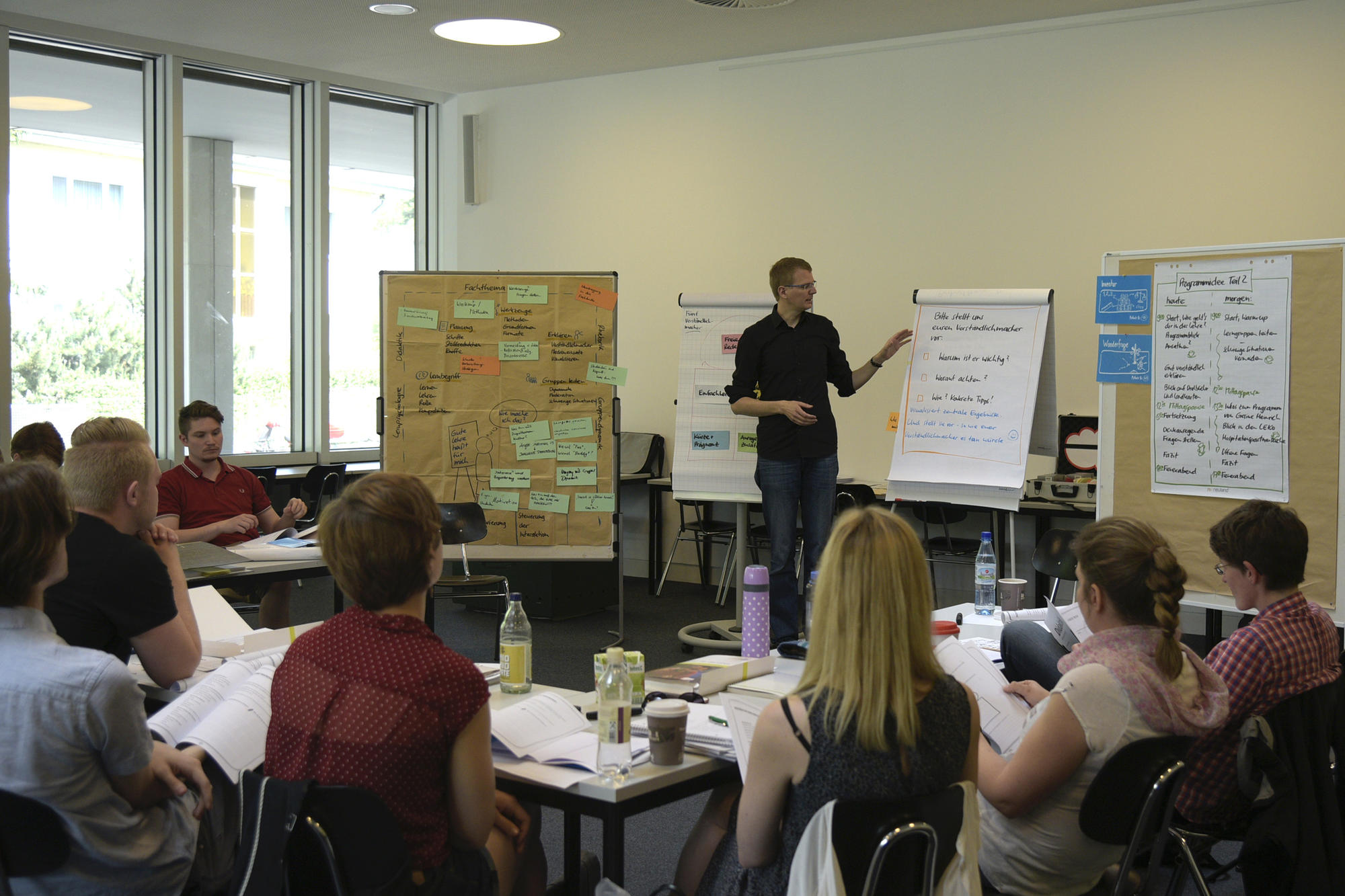Professionell Lehren an der Freien Universität: Dozent Harald Groß erläutert didaktische Werkzeuge, mit denen Vorlesungen und Seminare optimal gestaltet werden können.