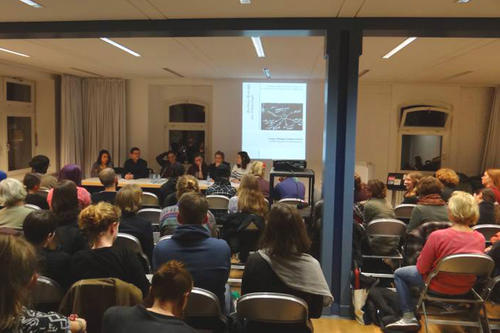 Bei der Buchpräsentation von „Living in Refugee Camps in Berlin: Women's Perspectives and Experiences“, das im Weißensee-Verlag erschienen ist.
