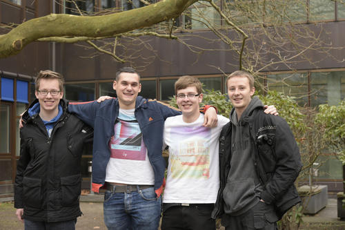 Zurück in Berlin: Die angehenden Fachinformatiker René Schleuer, Dominik Modest, Maximilian Melke und Dominik Blohm (v.l.r.)