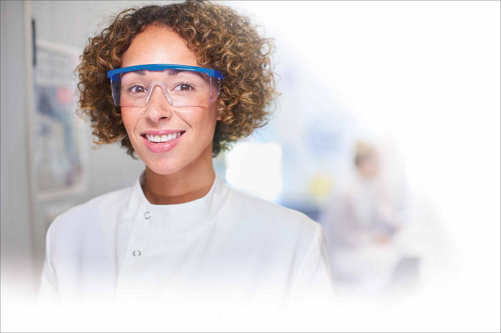 Was kommt nach einem Studium der Biologie, Chemie oder Pharmazie? Berufstätige aus verschiedenen Bereichen berichten von ihren persönlichen Karrierewegen und geben Studierenden und Doktoranden Tipps, wie es nach der Uni weitergehen kann.