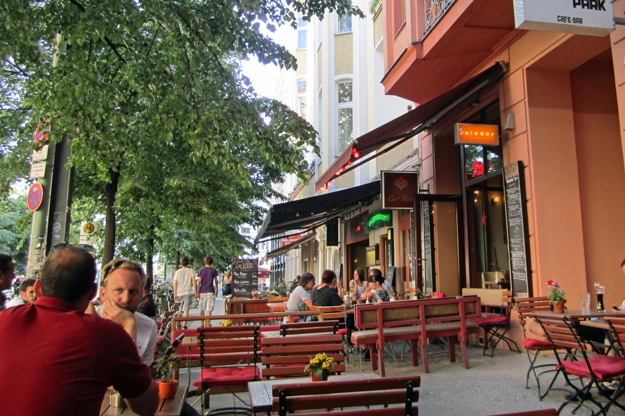 In vielen Berliner Kiezen kann man am 14. April Forscherinnen und Forscher treffen und mit ihnen ins Gespräch kommen.