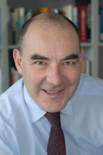 Prof. Dr. Oliver Janz, Dekan des Fachbereichs Geschichts- und Kulturwissenschaften.