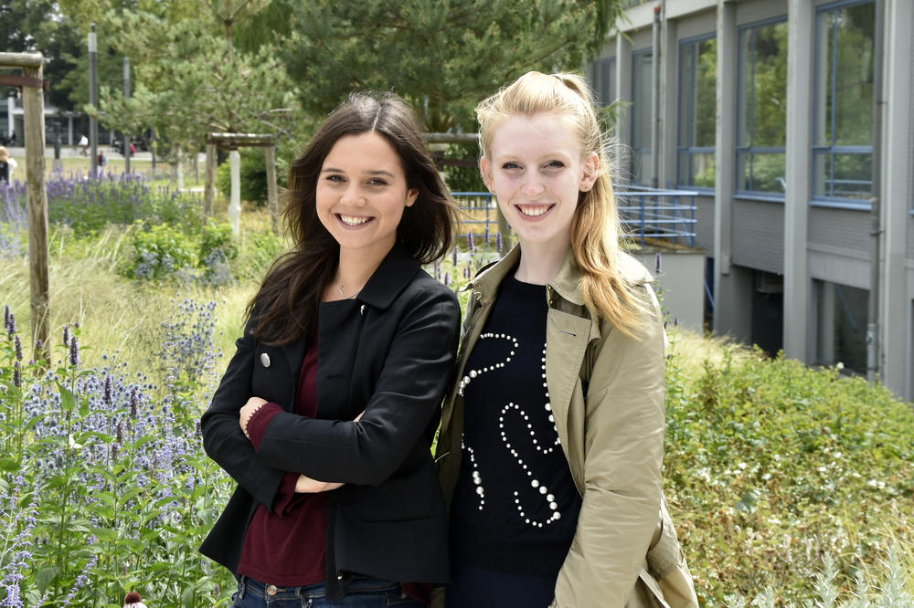 Nele Heik (l.) und Cosima Gulde haben in dem Projektseminar von Juniorprofessor Timo Braun viel über Projektmanagement gelernt.