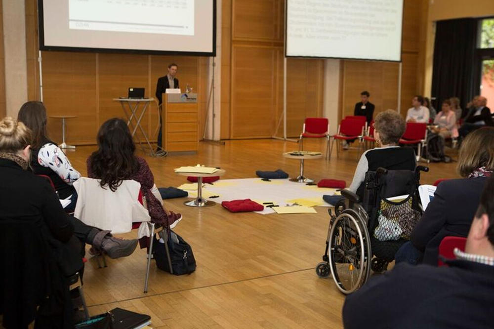 Auf der Fachtagung "best2 – besser geht´s nicht? - Inklusion an Hochschulen gemeinsam voranbringen", ausgerichtet von der Informations- und Beratungsstelle Studium und Behinderung (IBS), wurden die Ergebnisse der Studie ausgewertet und diskutiert.