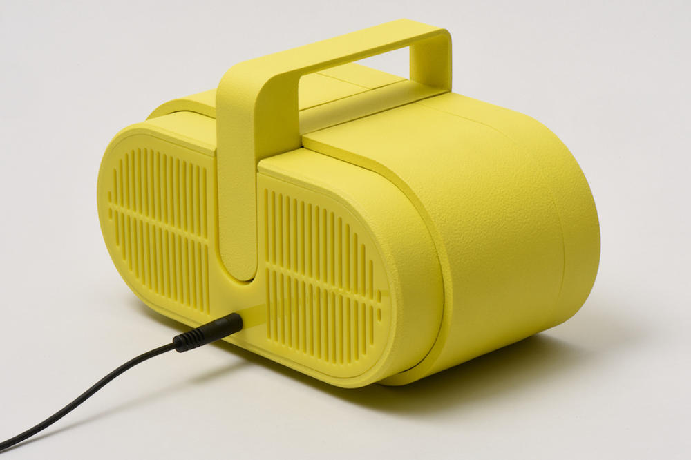 In der Boom-Box ist ein Bewegungssensor eingebaut, der Entfernungen zu Objekten in der Umgebung misst. So können sich Menschen nur über das Gehör orientieren – wie Fledermäuse.