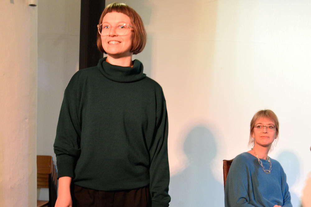 Initiatorin Barbara Bausch (vorne) und Literaturwissenschaftlerin Irmela Marei Krüger-Fürhoff.