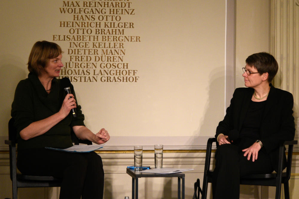 Wie verändert sich die deutsche Gegenwartsliteratur durch Migration? Darüber sprachen Politikwissenschaftlerin Cilja Harders (links) und Literaturwissenschaftlerin Anne Fleig.