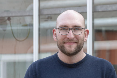Manuel Frank promoviert in der Arbeitsgruppe für angewandte Genetik von Prof. Dr. Schmülling am Institut für Biologie der Freien Universität.