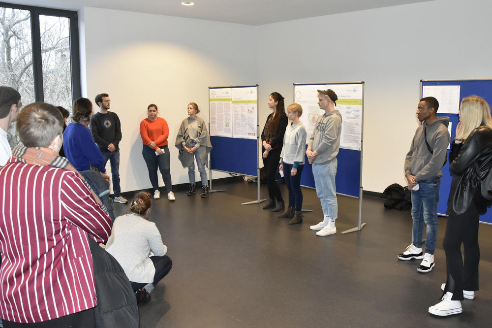 Studierende aus dem ABV-Kompetenzbereich „Nachhaltige Entwicklung“ stellten an der Freien Universität Berlin ihre selbst entwickelten Projekte und Ergebnisse zum Thema Nachhaltigkeit vor.