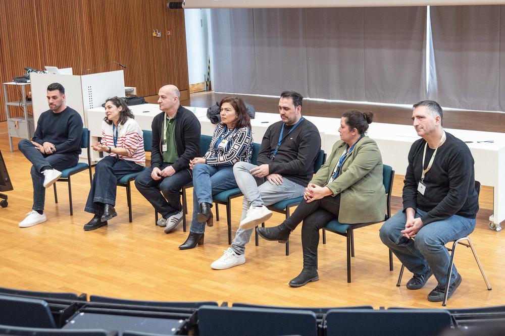 „Die Vielfalt im Klassenzimmer braucht die Vielfalt im Lehrerzimmer", sagte Secil Olcaytürk (zweite von links) in der Talk-Runde mit Lehrerinnen und Lehrern aus verschiedenen Schultypen.