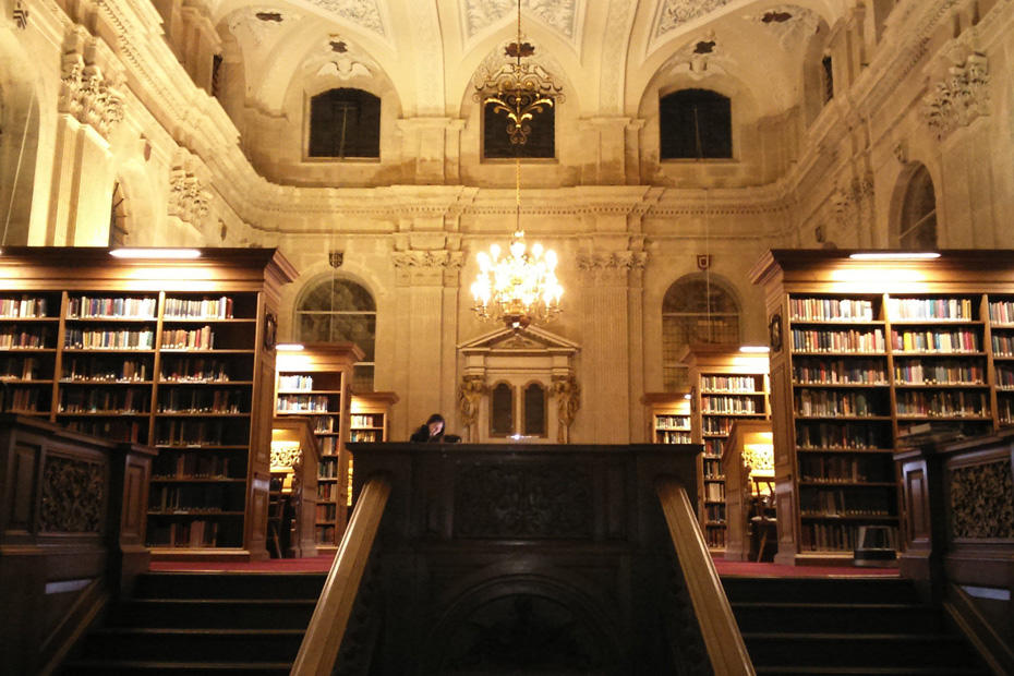 Die eindrucksvolle Bibliothek des Lincoln College gilt als eine der schönsten College Libraries – ein ruhiger Studienort mitten im Herzen der Stadt.