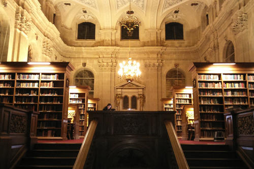 Die eindrucksvolle Bibliothek des Lincoln College gilt als eine der schönsten College Libraries – ein ruhiger Studienort mitten im Herzen der Stadt.