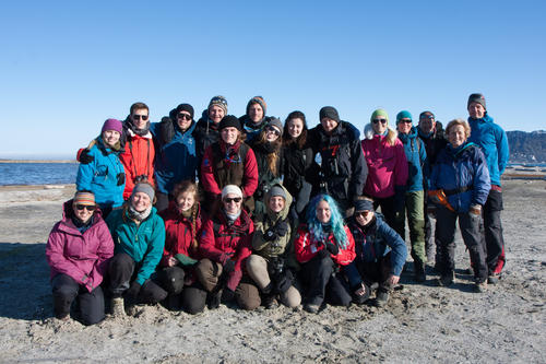 Janna Einöders Spitzbergen-Familie: der Kurs AB-201 auf Exkursion im Sommer.