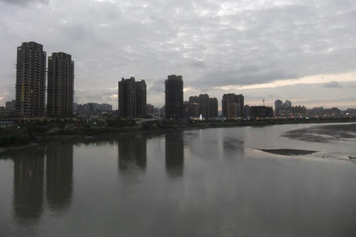 Blick auf die Skyline von Taipeh.