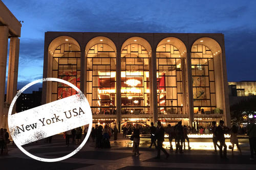 Seit 1966 hat die „Met“ Quartier im “Lincoln Center for the Performing Arts” in Manhattan.