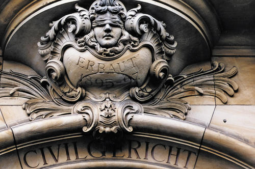 Der Rechtswissenschaftler Federico Pedrini forscht für ein Jahr an der Freien Universität. Sein derzeitiges Projekt: die Definition des Generalklauselbegriffes.