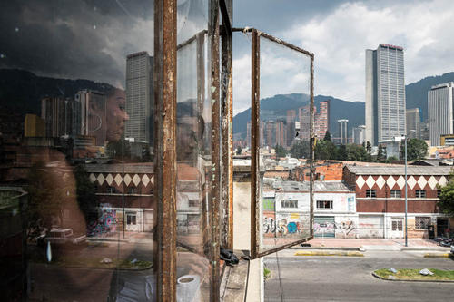 Blick auf die Straßen von Bogotá. Nick Jaussi begleitete die „Maricas" fast einen Monat lang im Alltag.
