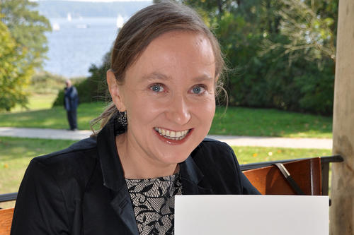 Die promovierte Kunsthistorikerin und Alumna Miriam-Esther Owesle bietet in der neugegründeten Guthmann-Akademie in Berlin Neu-Cladow ab Herbst regelmäßig Kurse zur Berliner Kunst- und Kulturgeschichte an.