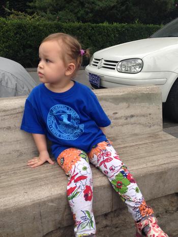 Meihan wears a Freie Universität T-shirt at preschool.