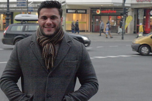 Yigit Muk studiert am Fachbereich Wirtschaftswissenschaft der Freien Universität. Bis dahin war es ein weiter Weg.